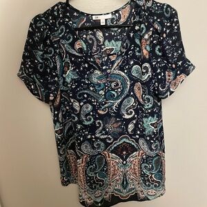 DR2 short sleeve split neck blouse.